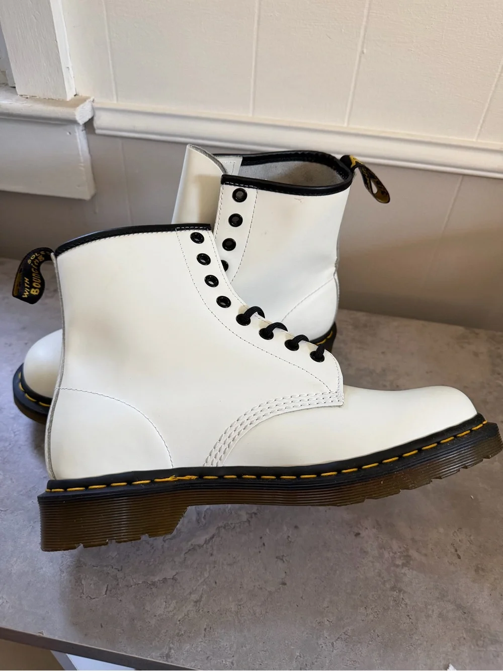 Dr. Martens 1460 White Leather Lace-Up Boots with Black Laces NWT Men’s size 9